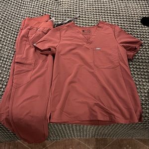 Figs mauve set medium